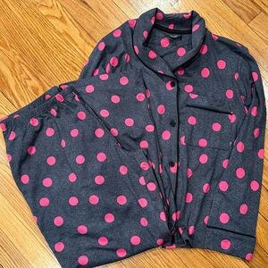 2 Piece PolkaDot Pajama Set with POCKETS!